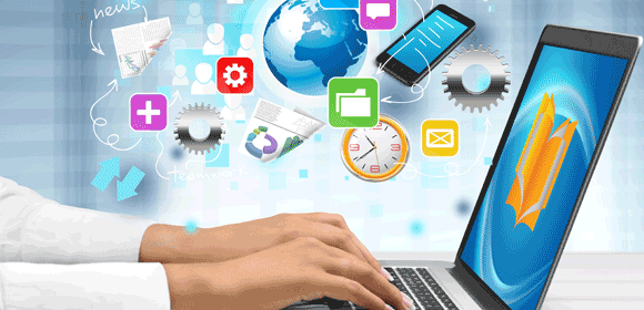Pessoa digitando em computador com logo do EduCorp
